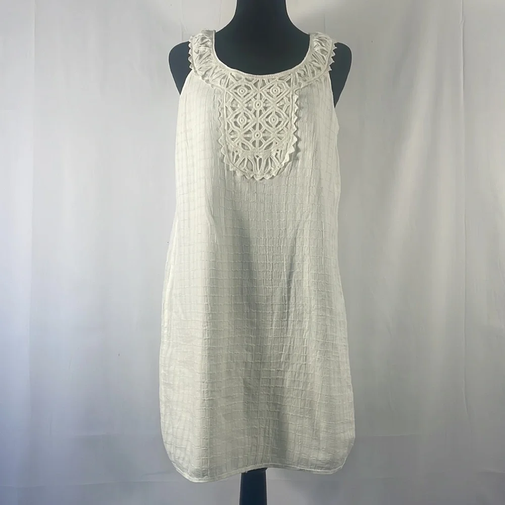 Max Studio sleeveless white dress, Medium,Embroidered Lace Design - Picture 10 of 10